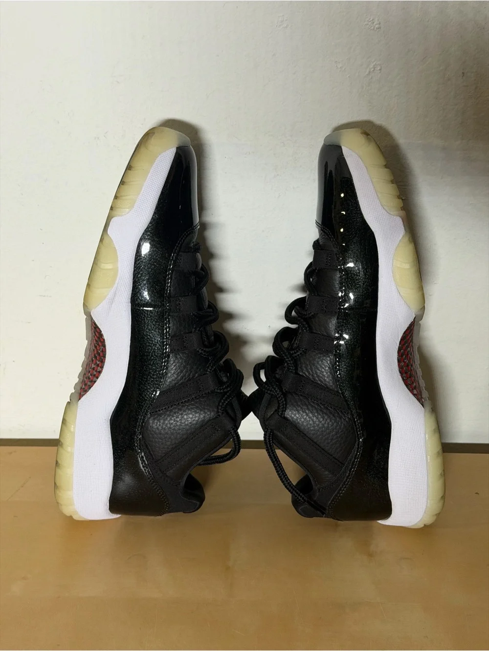 Nike Air Jordan 11 Retro Low 72-10 Sneakers AV2187 001 Men’s Size 11